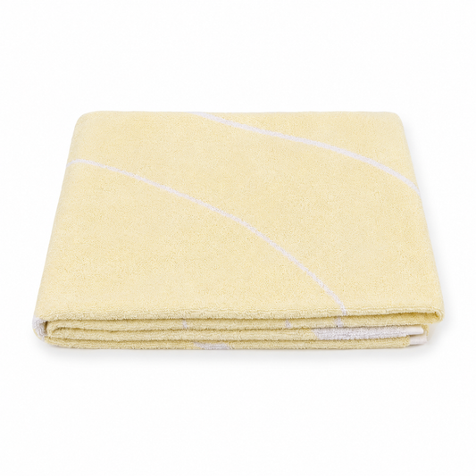 URBANARA Foia Strandtuch 100x180 cm 100% recycelte Baumwolle Badetuch Saunatuch Duschtuch Butter/Naturweiß